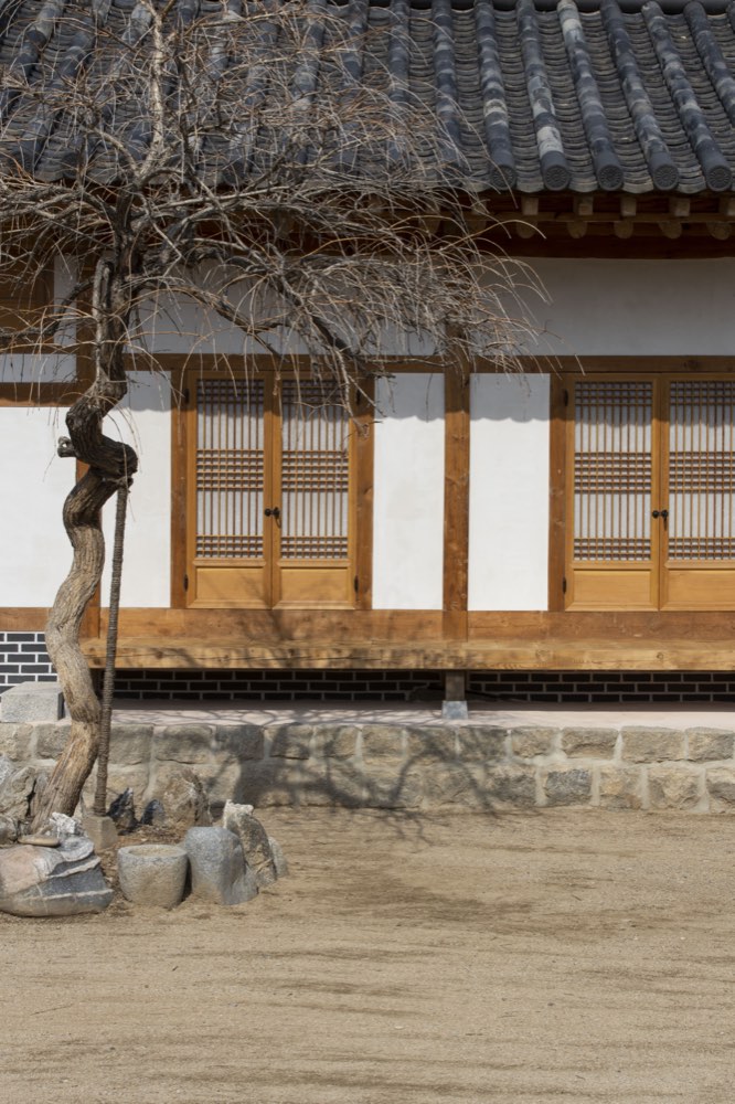 완자무늬로 짠 문살 디테일